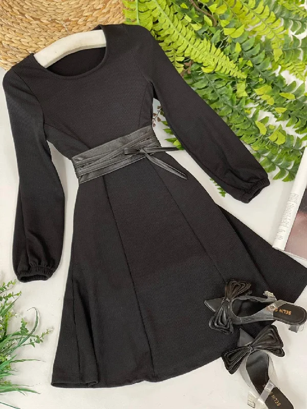 Flowing Fabric Round Neck Flared Dress Excludes Belt REF : 7675